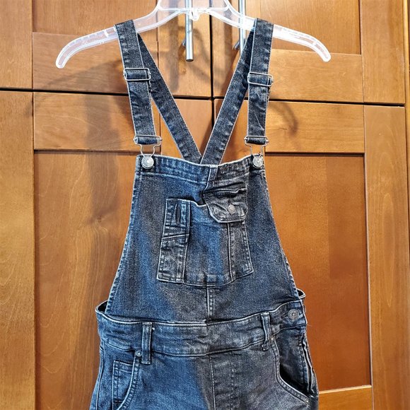 We the FREE PEOPLE Distressed Raw Hem Overalls 27/6 - Picture 2 of 6
